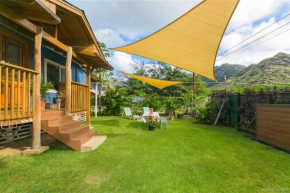 Charming Country Cottage just a few steps from the beach!